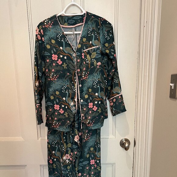 RIFLE PAPER CO. x SUMMERSALT: The Cloud 9 Silky PJ Set, XS, Emerald Peacock - Picture 3 of 6